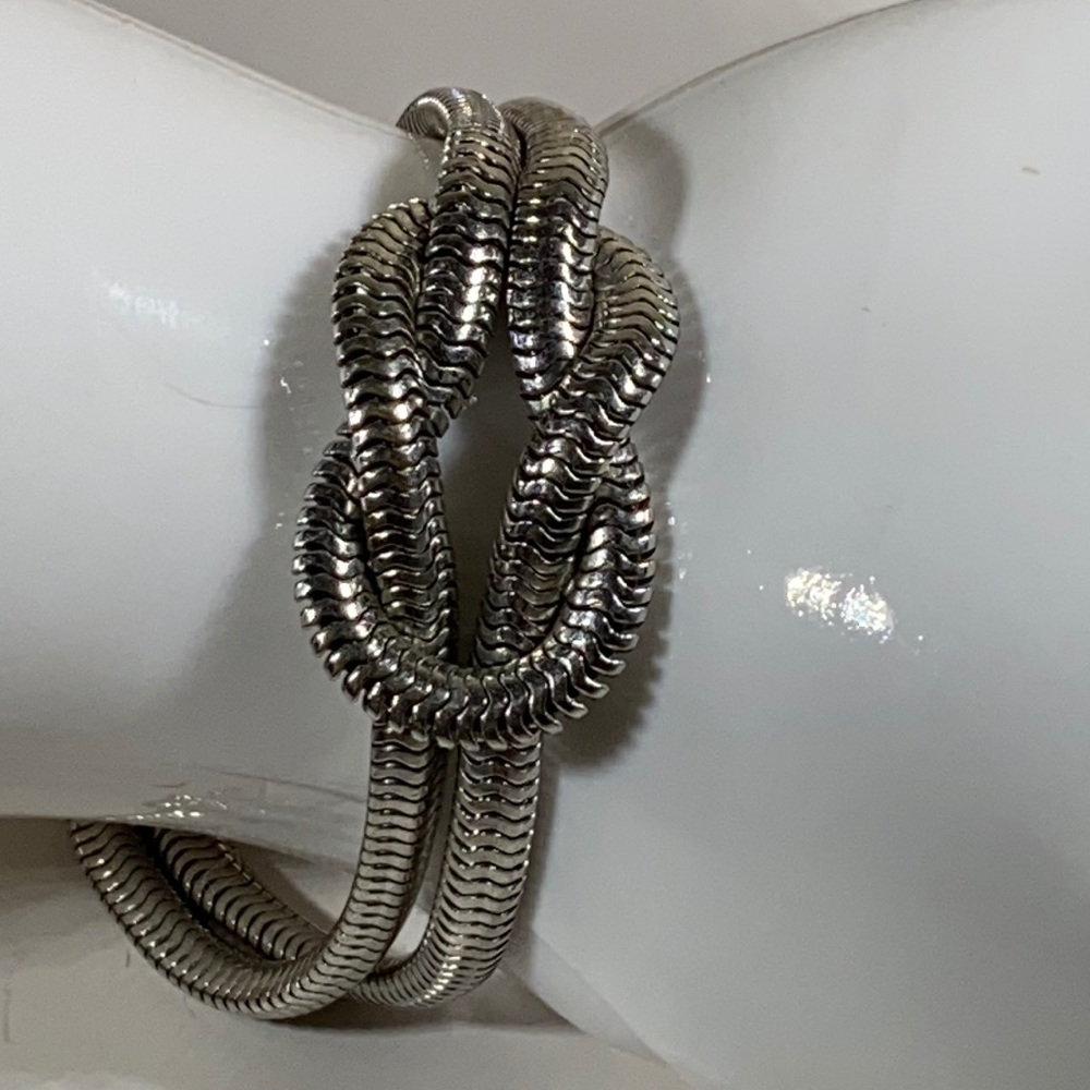 Snake chain style knot bracelet